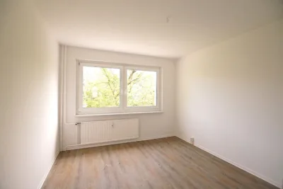 3-Raum-Wohnung mit Balkon in Pößneck-Ost - Schlafzimmer (225413)