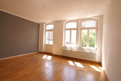 3-Raumwohnung direkt am Markt in Pößneck - Wohnzimmer (225141)