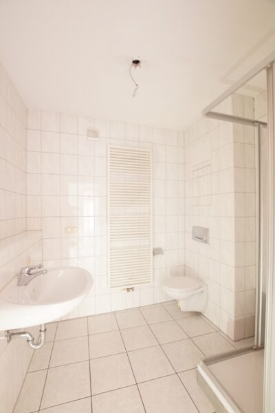 3-Raumwohnung direkt am Markt in Pößneck - Dusche (225146)