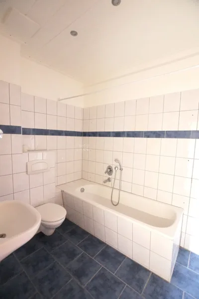 1-Raum-Wohnung in ruhiger Nachbarschaft - Bad (225427)