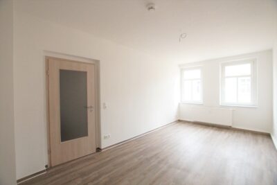 Renovierte 2-Zimmerwohnung im Stadtzentrum - Wohnzimmer (225232)